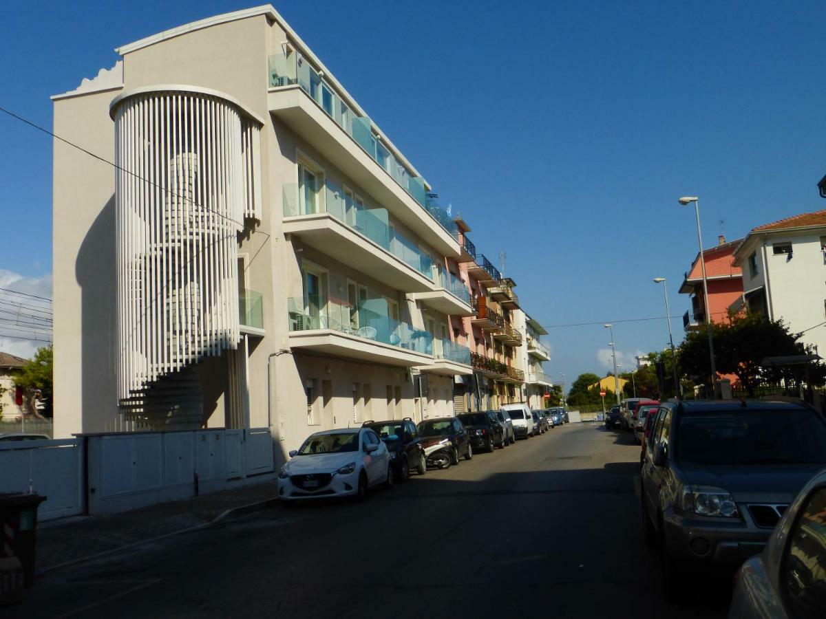 A Due Passi Dal Mare Apartment Civitanova Marche Luaran gambar